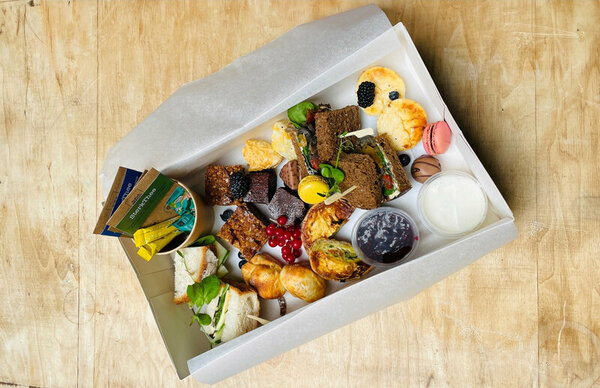 High tea box - Intern High tea box - Intern